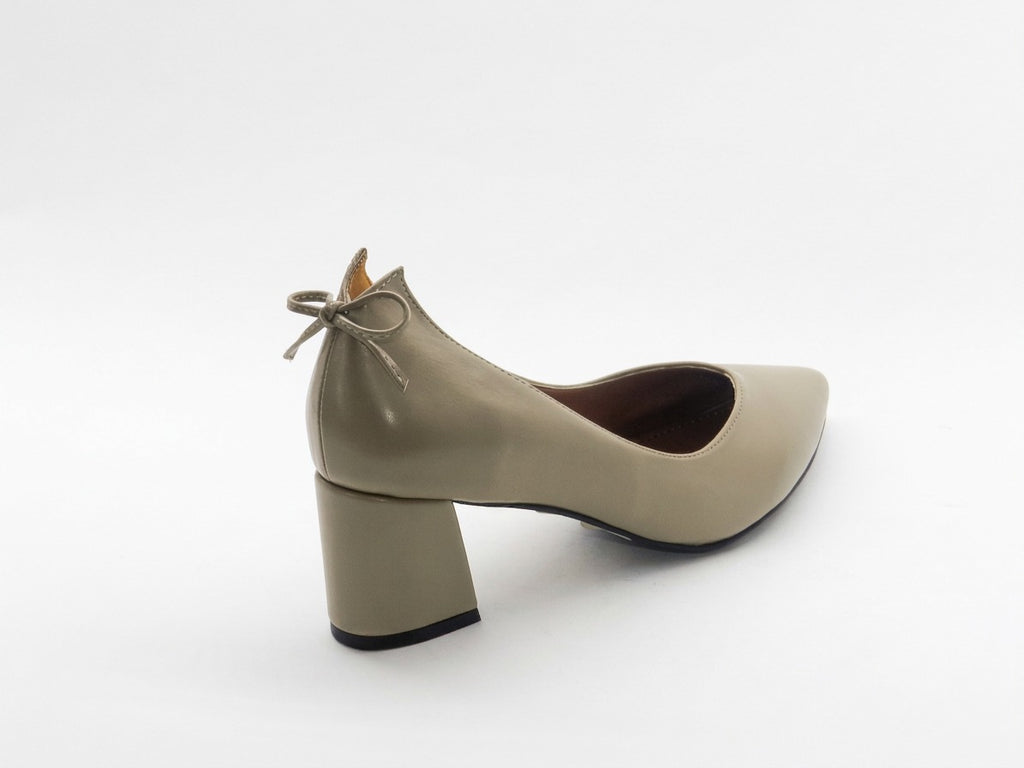 Women's Patent Faux Leather Block Heel Pumps — Beige​