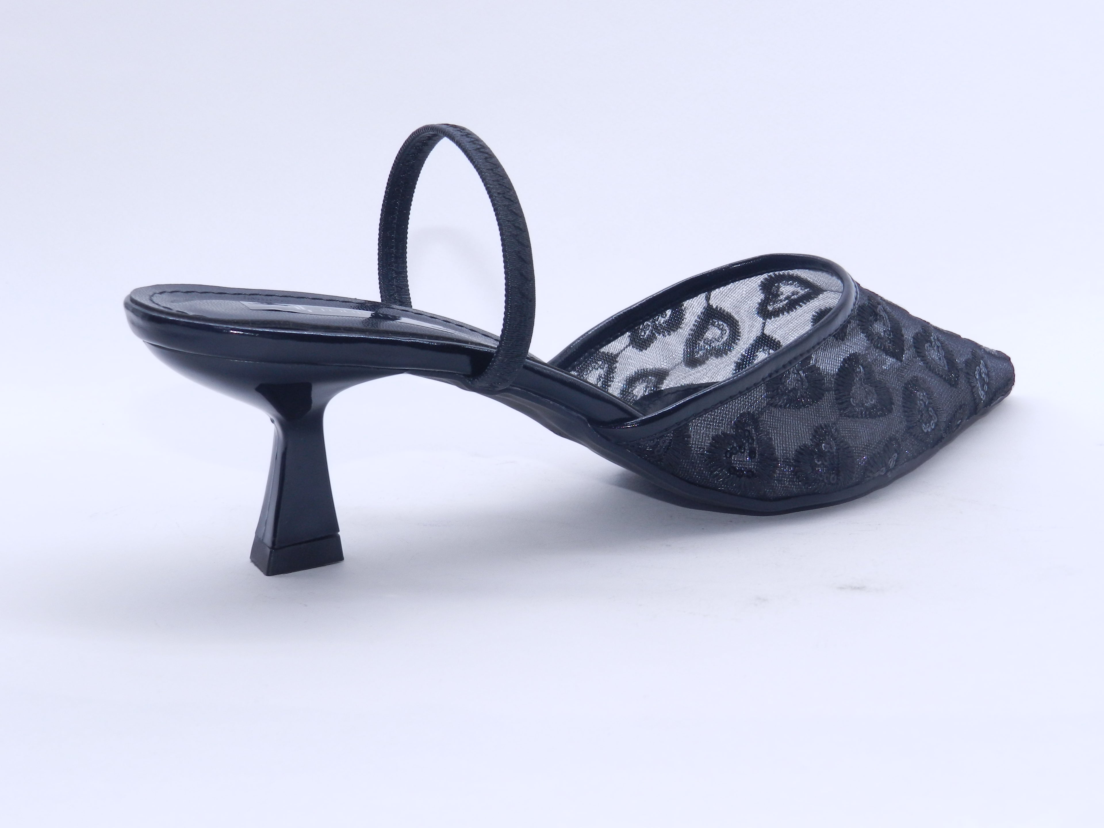 Women's Embroidered Mesh Pointed Toe Slingback Sabot — Black
