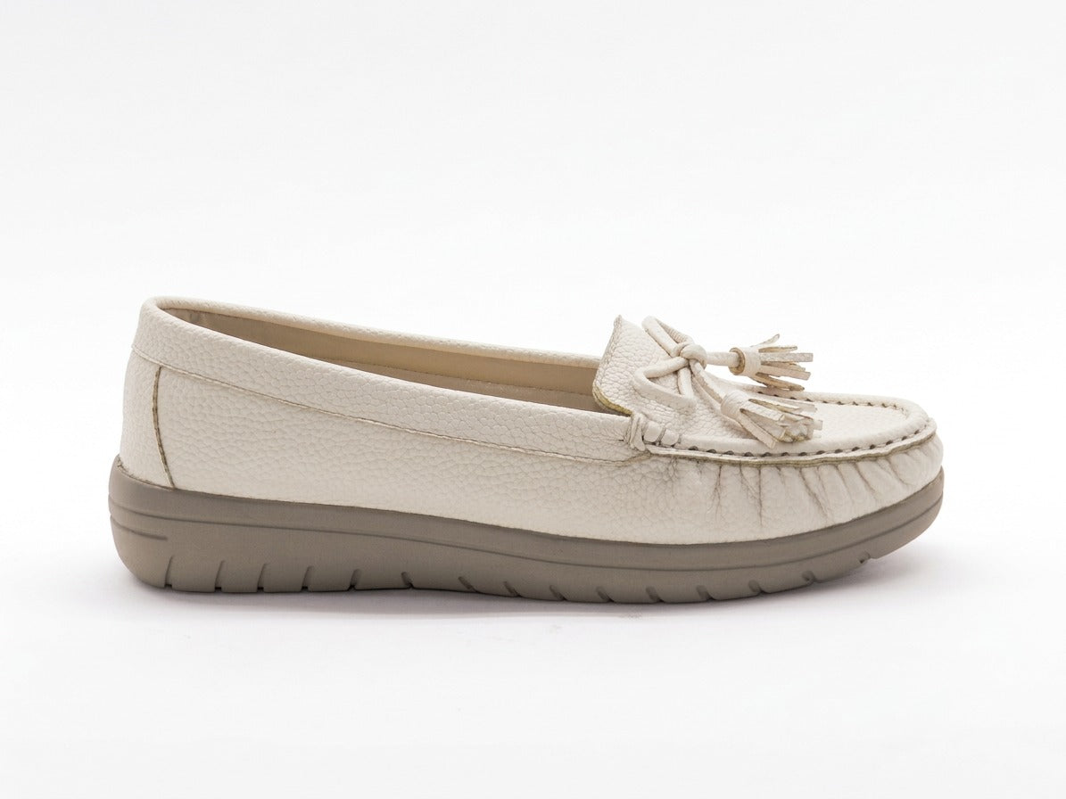 Women's Textured Slip-On Flat — Beige​