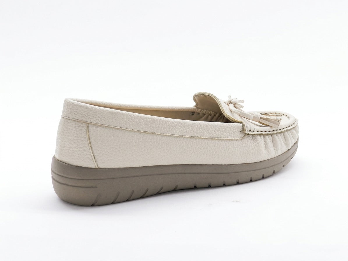 Women's Textured Slip-On Flat — Beige​