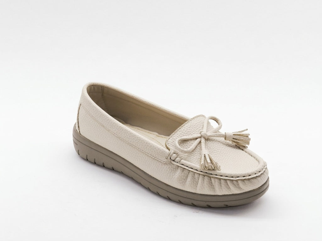 Women's Textured Slip-On Flat — Beige​