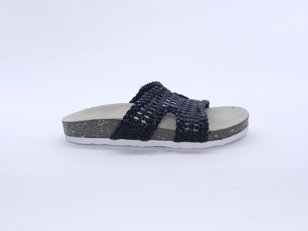 Women's Woven Flat Slippers — Black