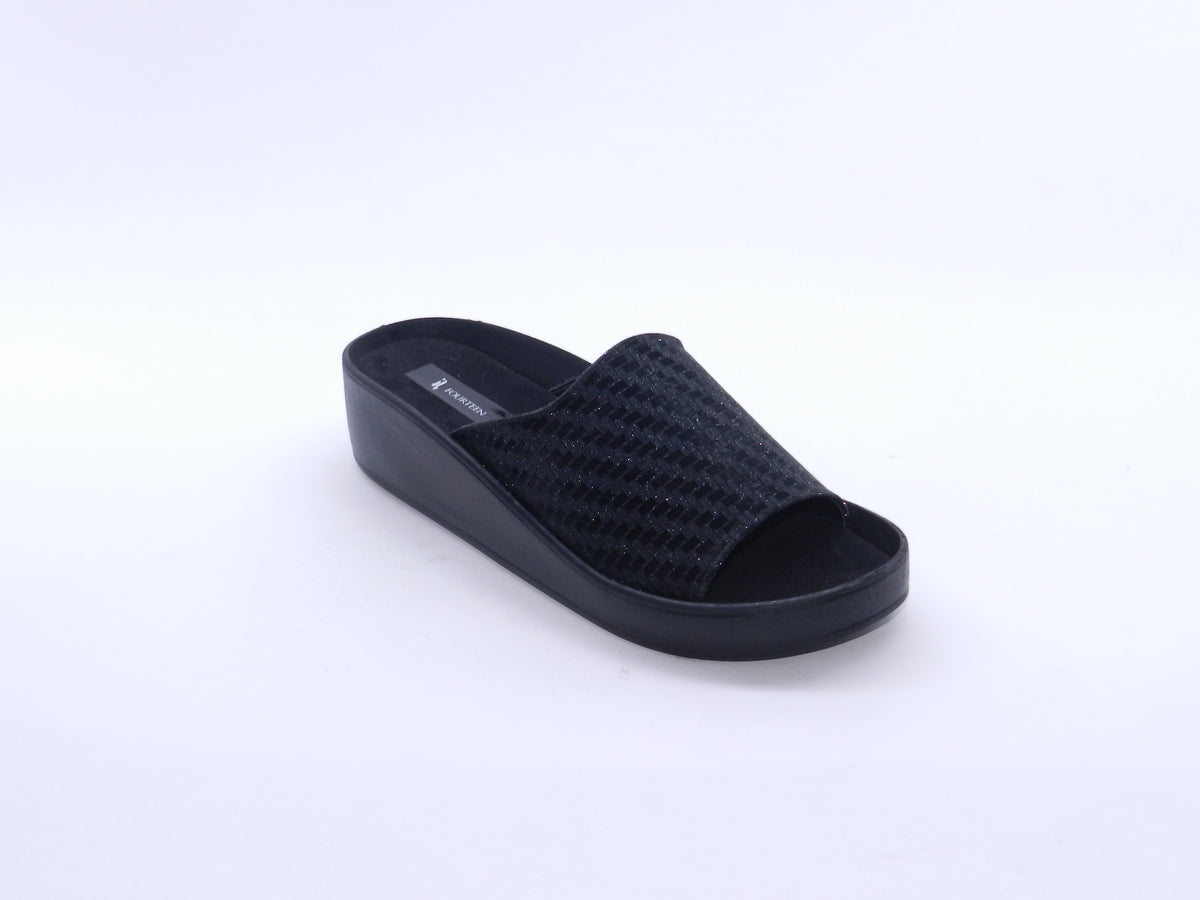 Women's Textured Wedge Slipper — Black