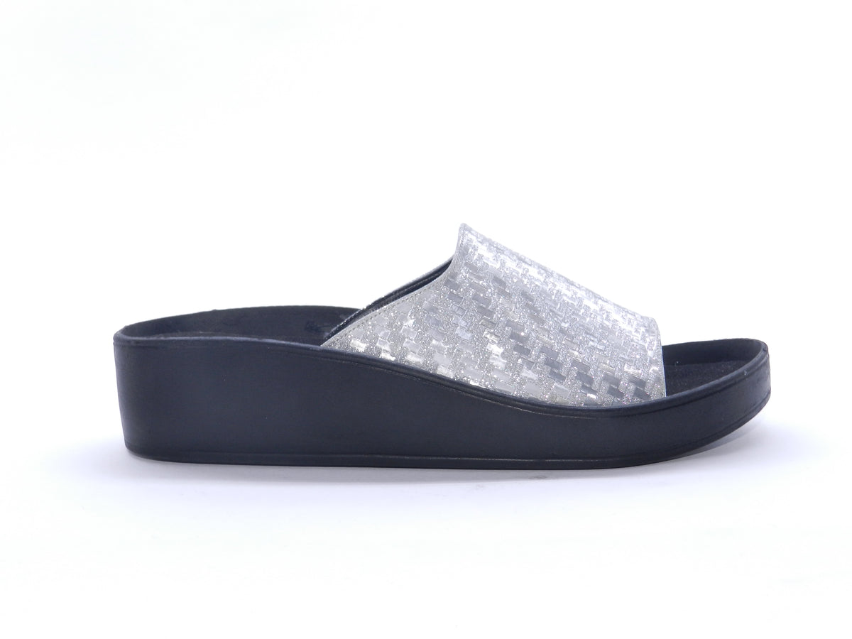 Women's Textured Wedge Slipper — Silver