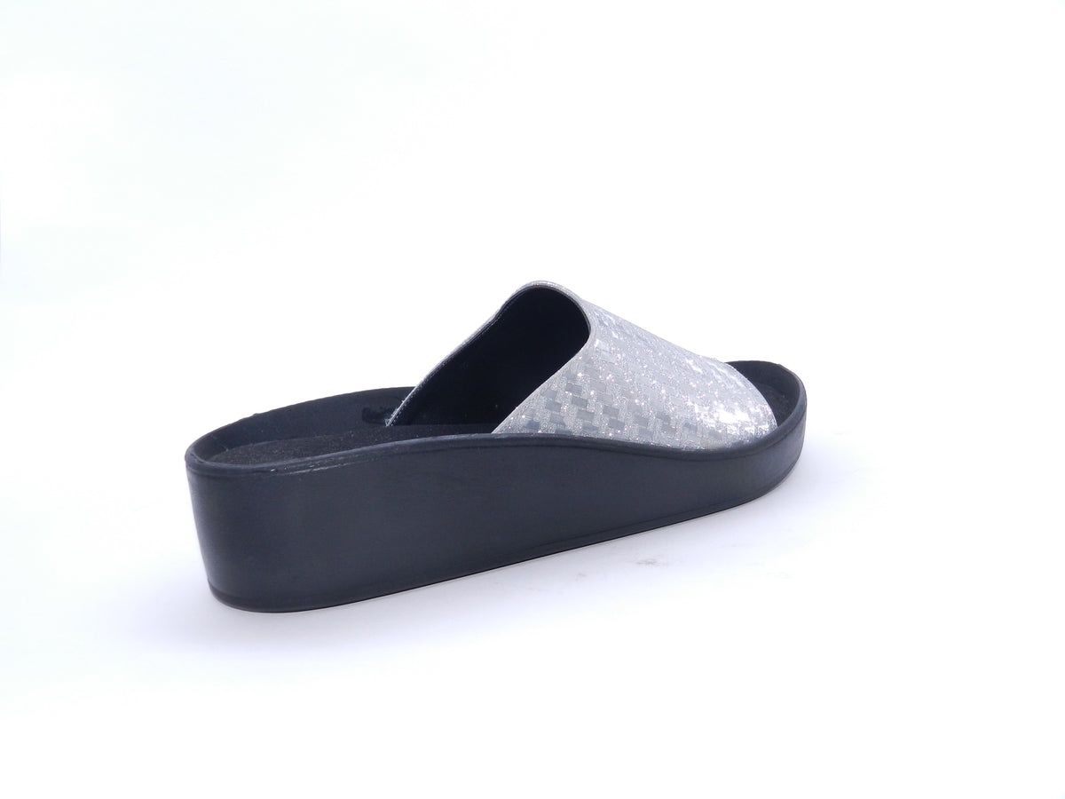 Women's Textured Wedge Slipper — Silver