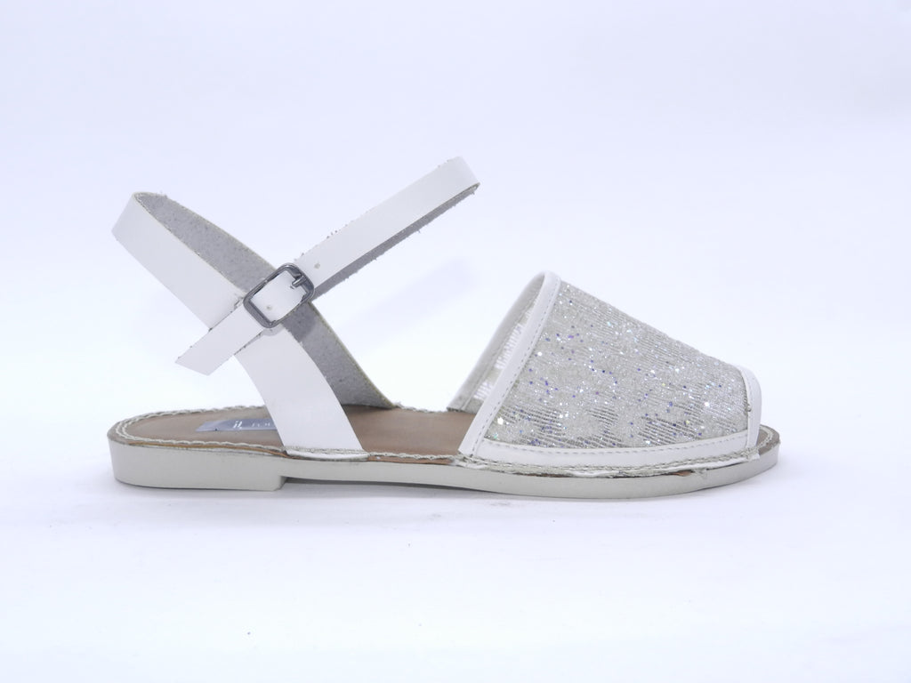 Women's Patterned Flat Sandal — White