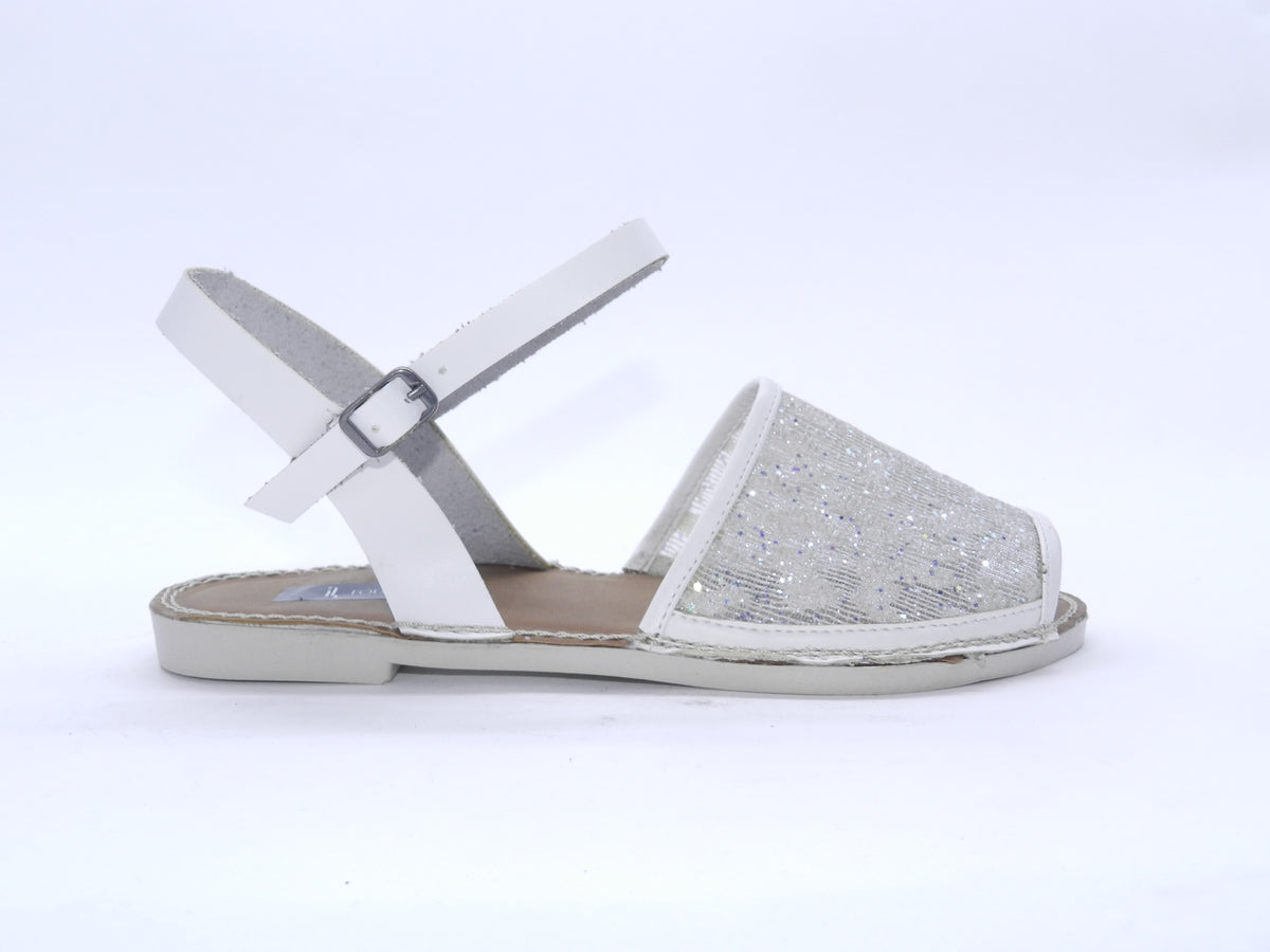 Women's Patterned Flat Sandal — White