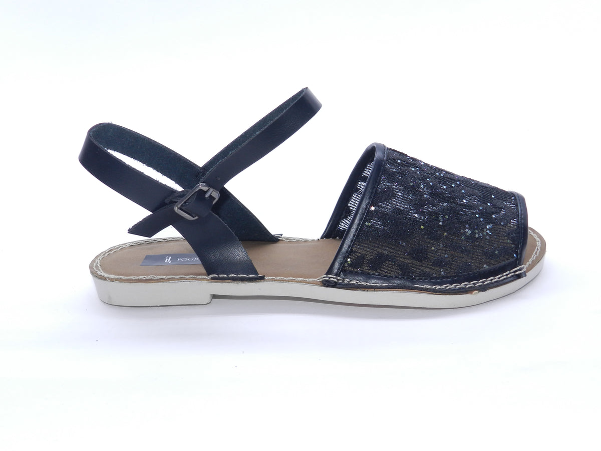 Women's Patterned Flat Sandal — Black