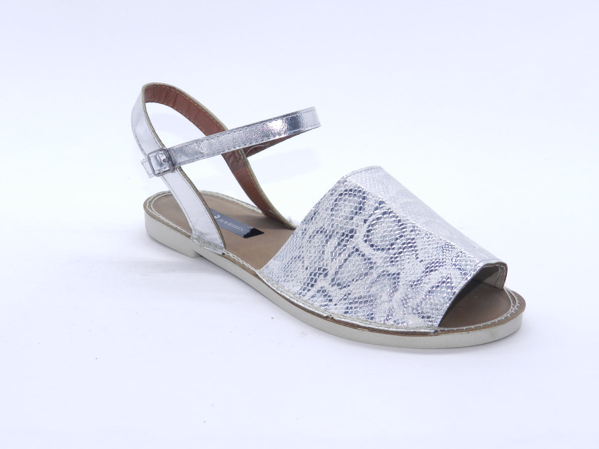 Women's Textured Flat Sandal — Silver