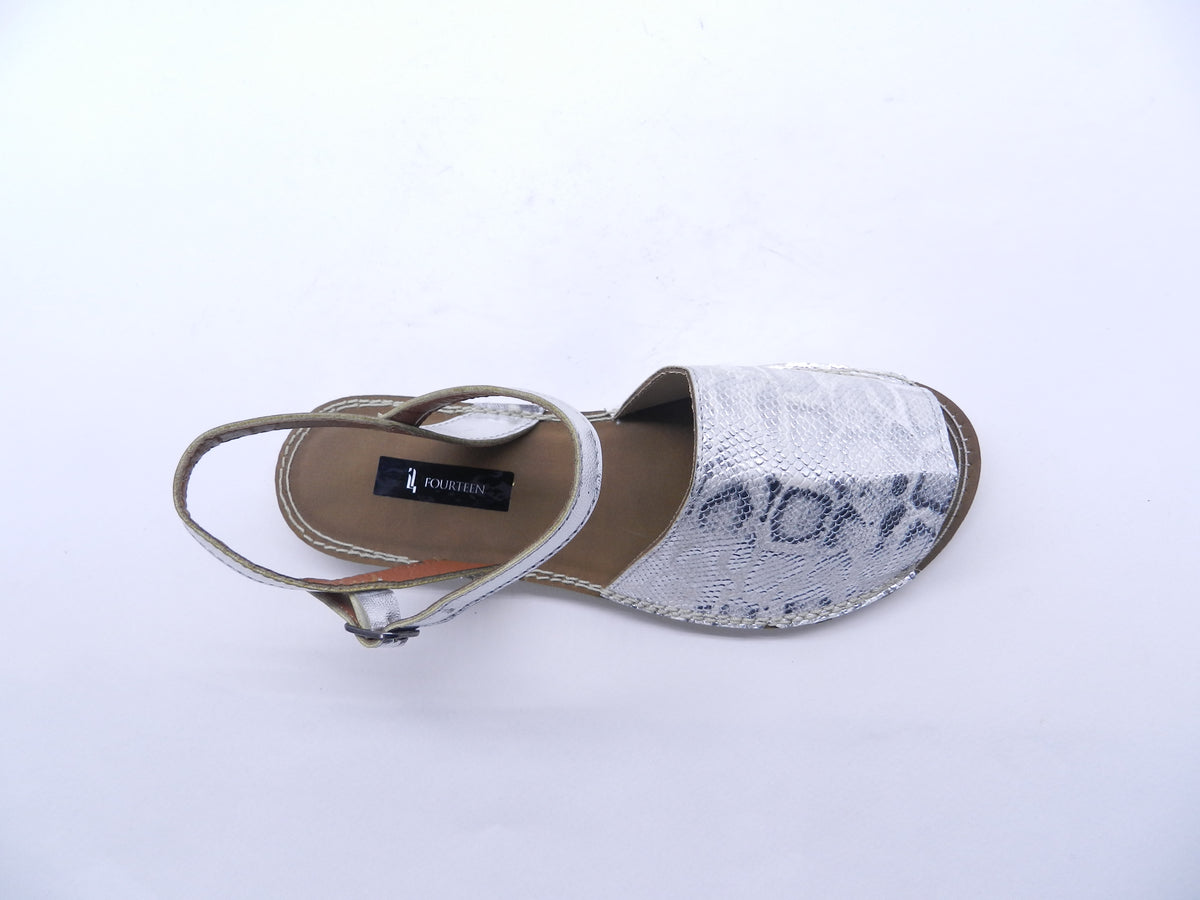 Women's Textured Flat Sandal — Silver