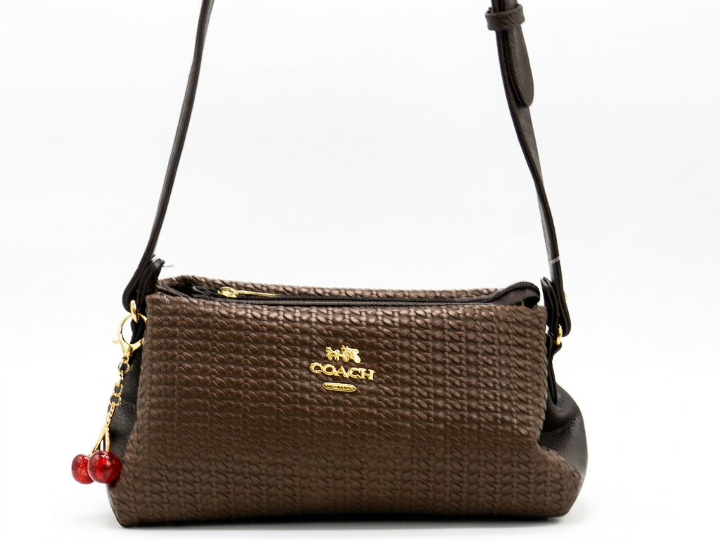 Women's Textured Shoulder Bag — Brown​