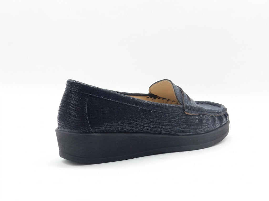 Women's Textured Wedge Loafer — Black​