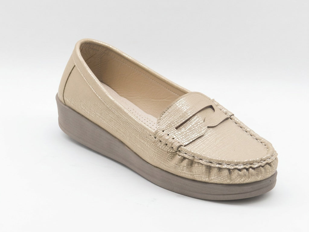 Women's Textured Wedge Loafer — Gold​