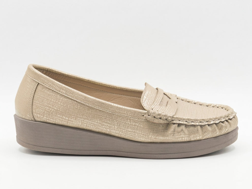 Women's Textured Wedge Loafer — Gold​