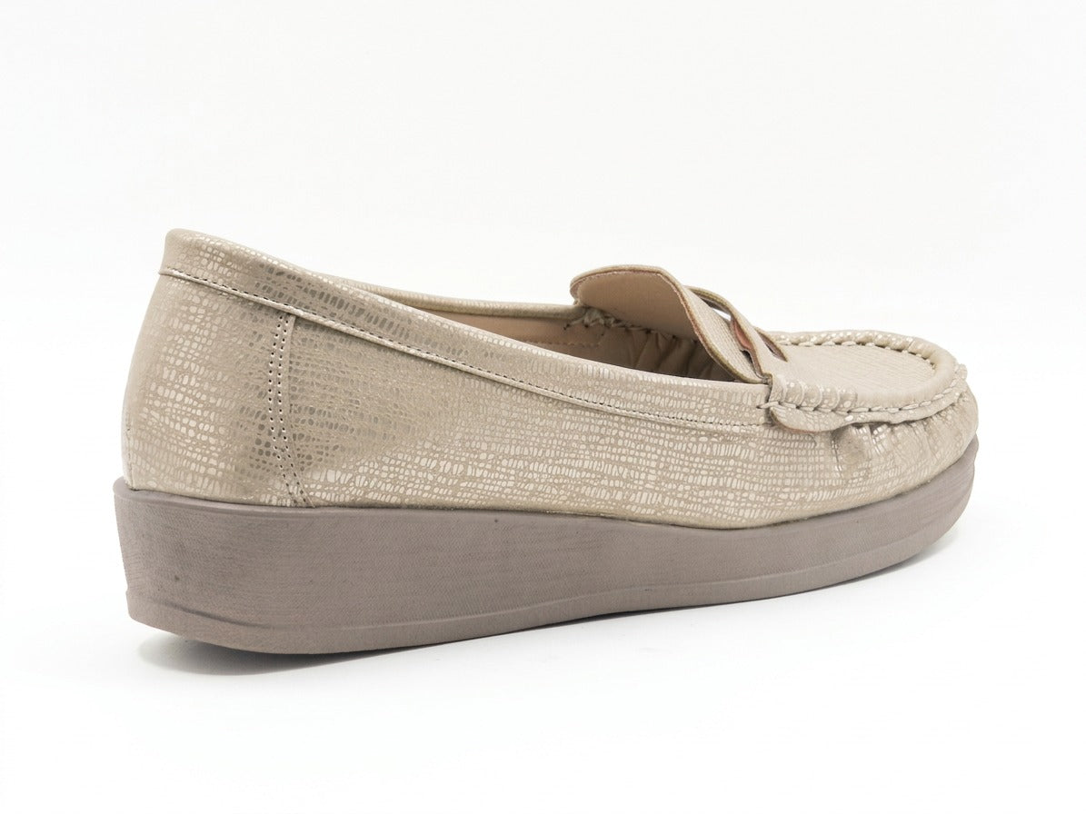 Women's Textured Wedge Loafer — Gold​