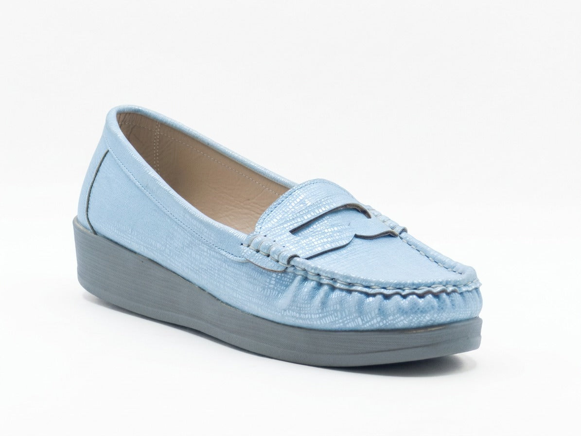 Women's Textured Wedge Loafer — Silver​