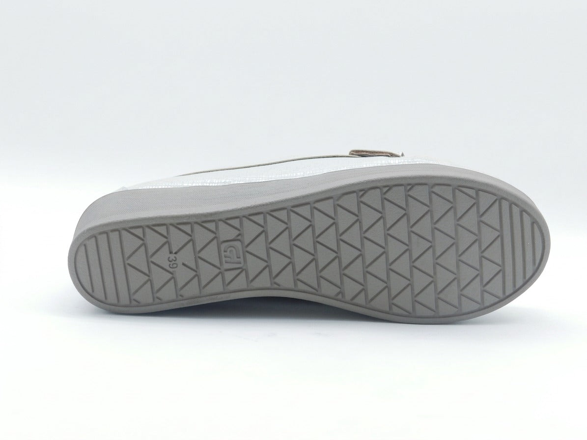 Women's Textured Wedge Loafer — Silver​