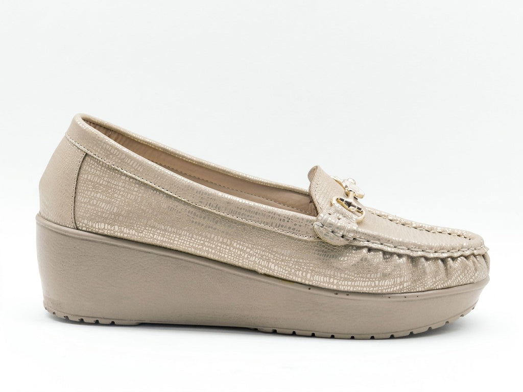 Women's Textured Wedge Loafer — Gold​