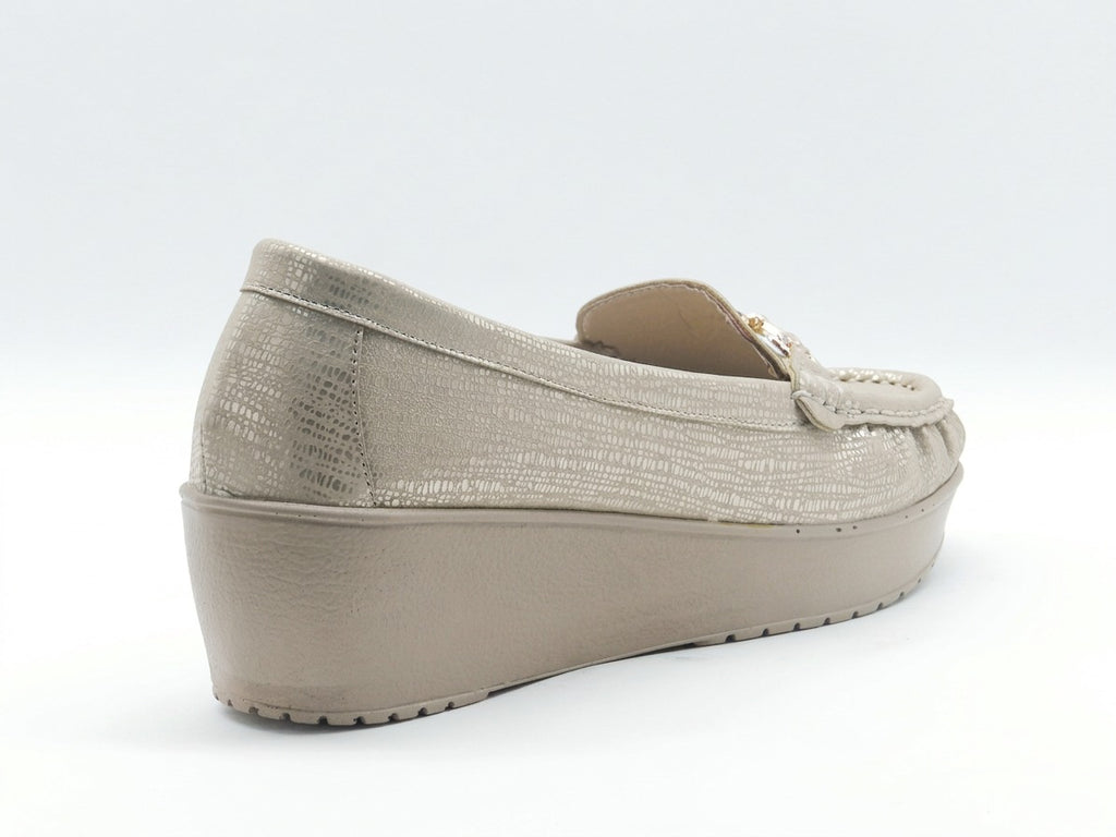 Women's Textured Wedge Loafer — Black​