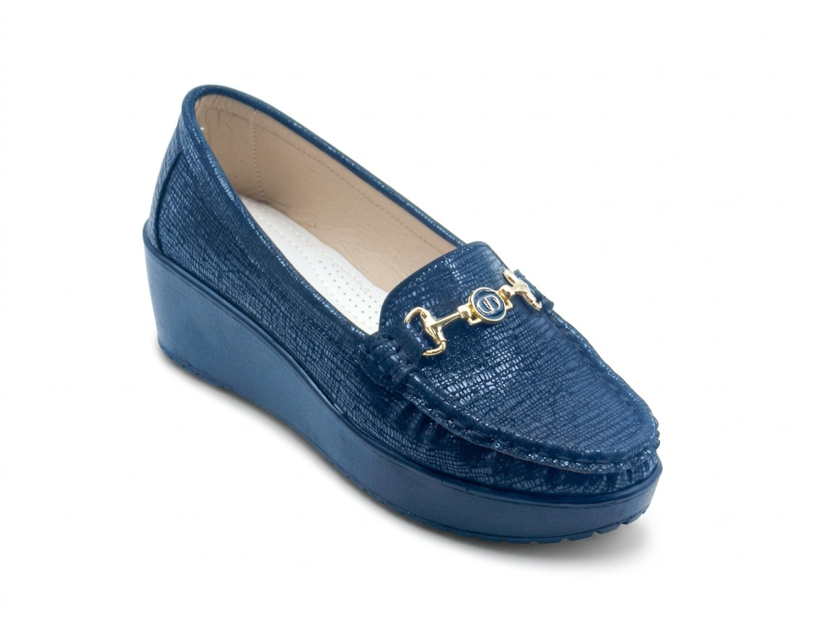 Women's Textured Wedge Loafer — Black​