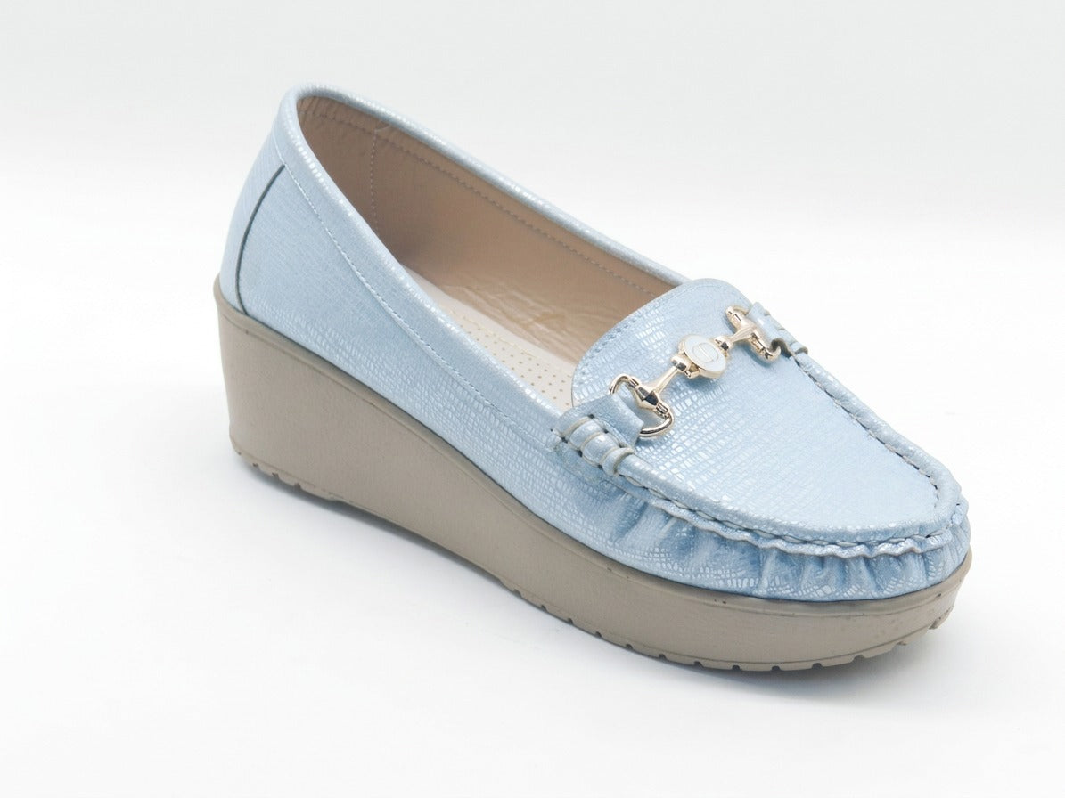Women's Textured Wedge Loafer — Silver​