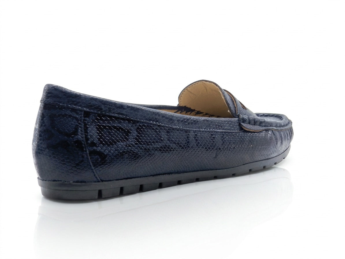 Women's Textured Faux Leather Slip-On Loafer — Lizard Black​