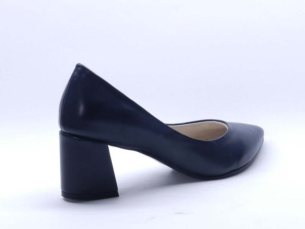 Women's Faux Leather Pointed Toe Block Heel Pump — Patent Coffee